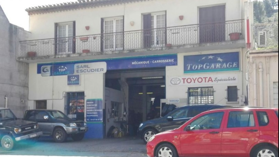 GARAGE LAZENNEC - LANHOUARNEAU (29430) Visuel 1